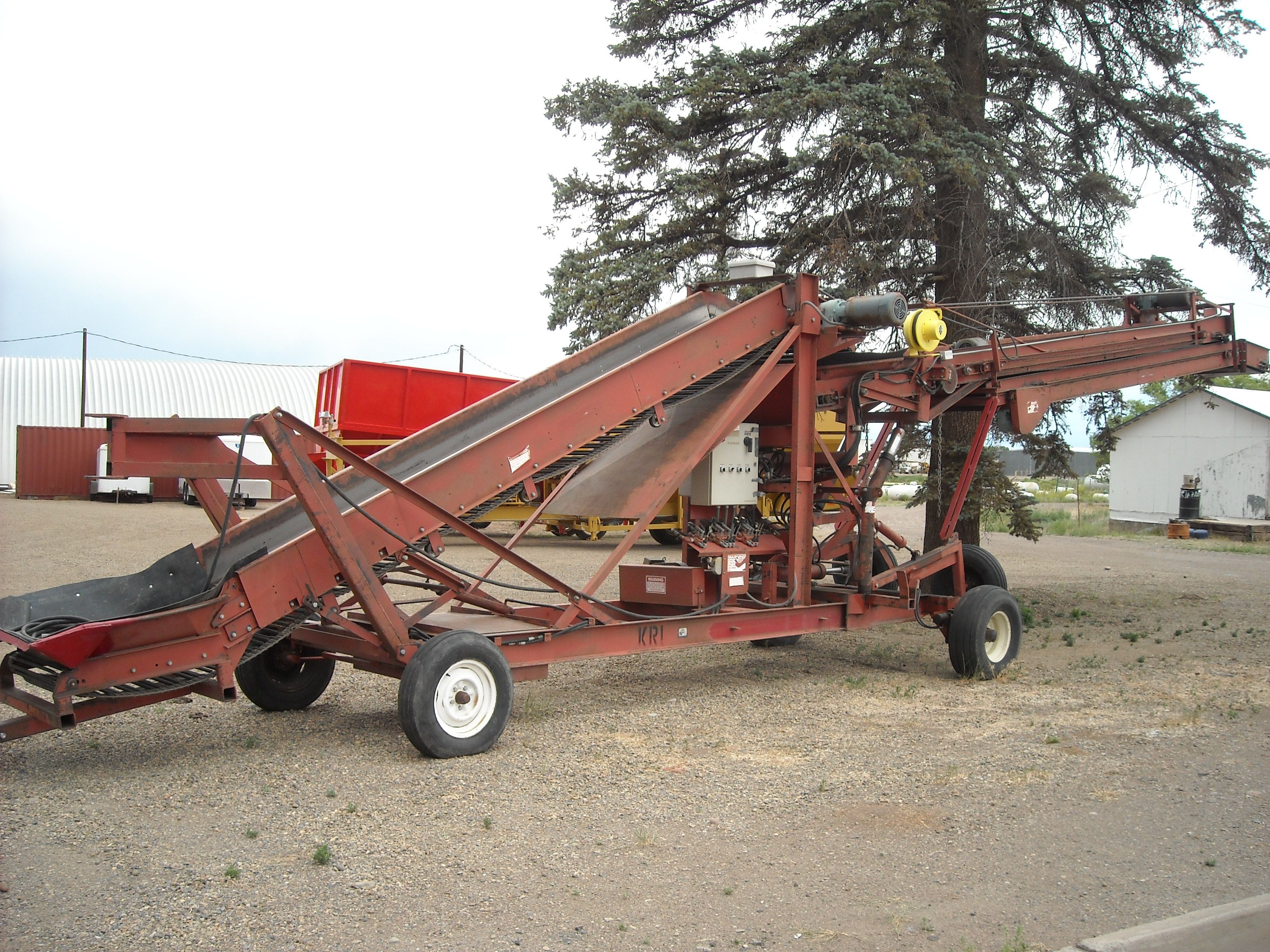 JULY92010/1989550PILER0562.jpg