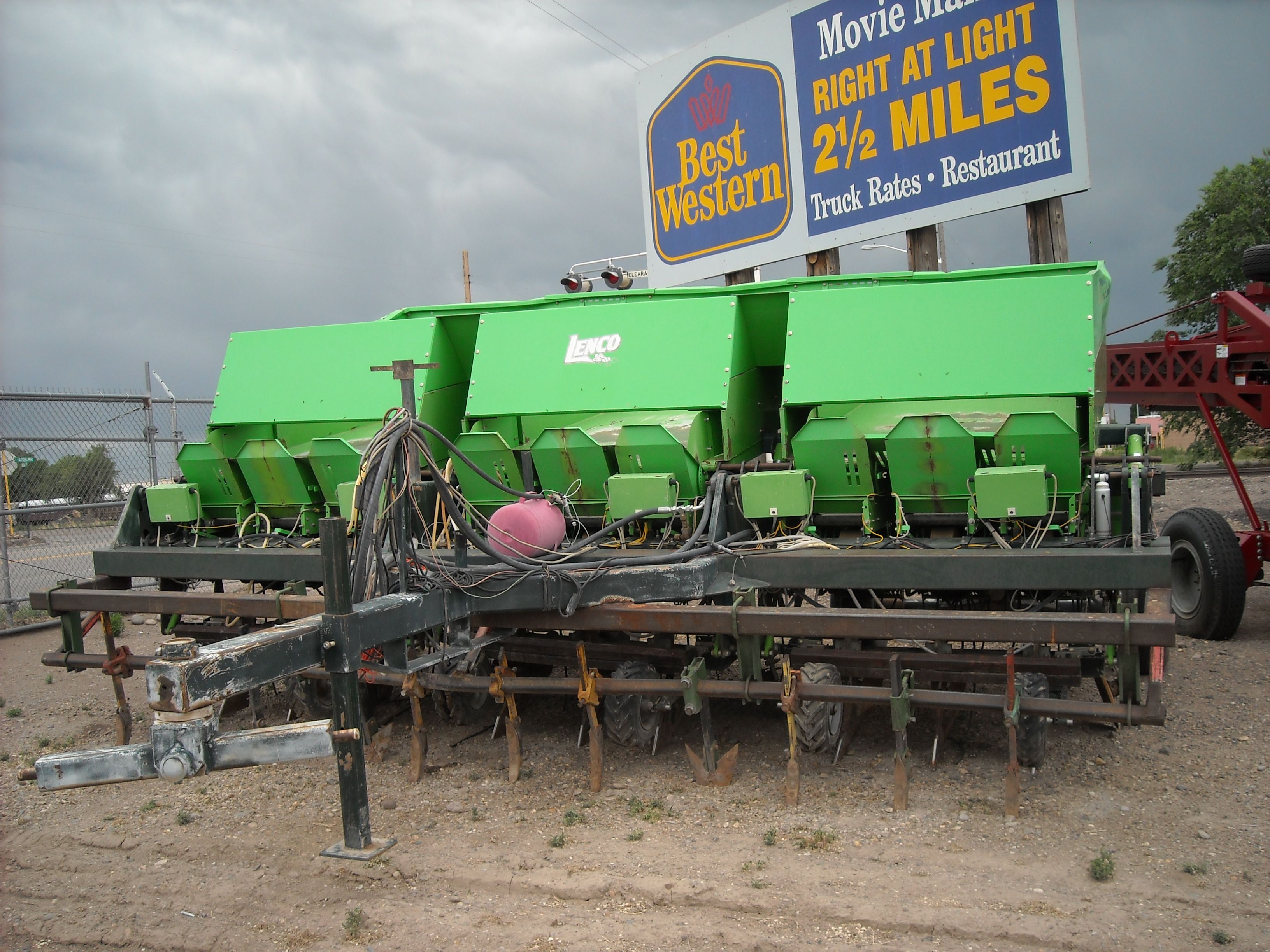 JULY92010/9rstructuralbedplanter0558.jpg