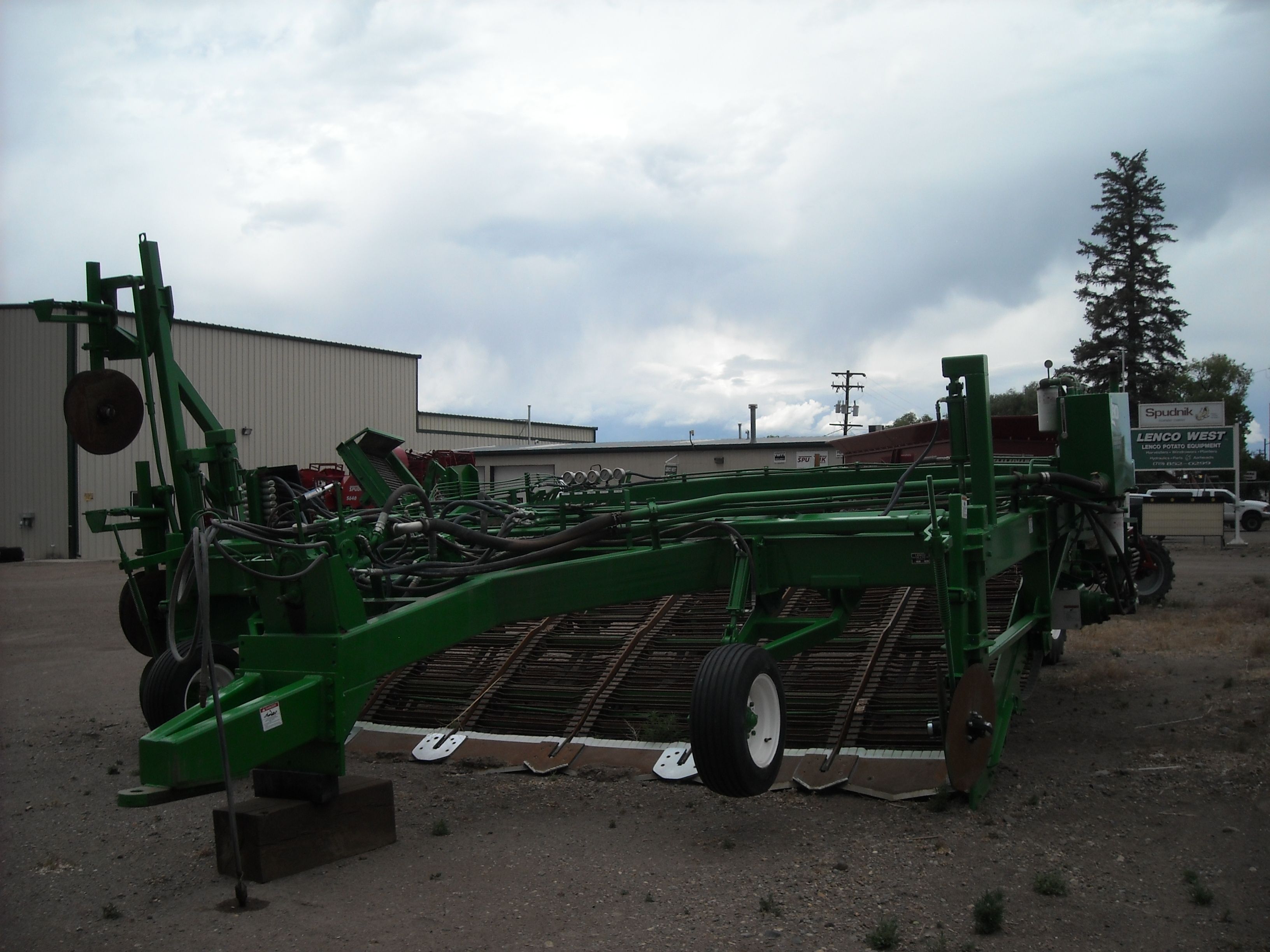 JULY92010/LENCO6RWR0561.jpg
