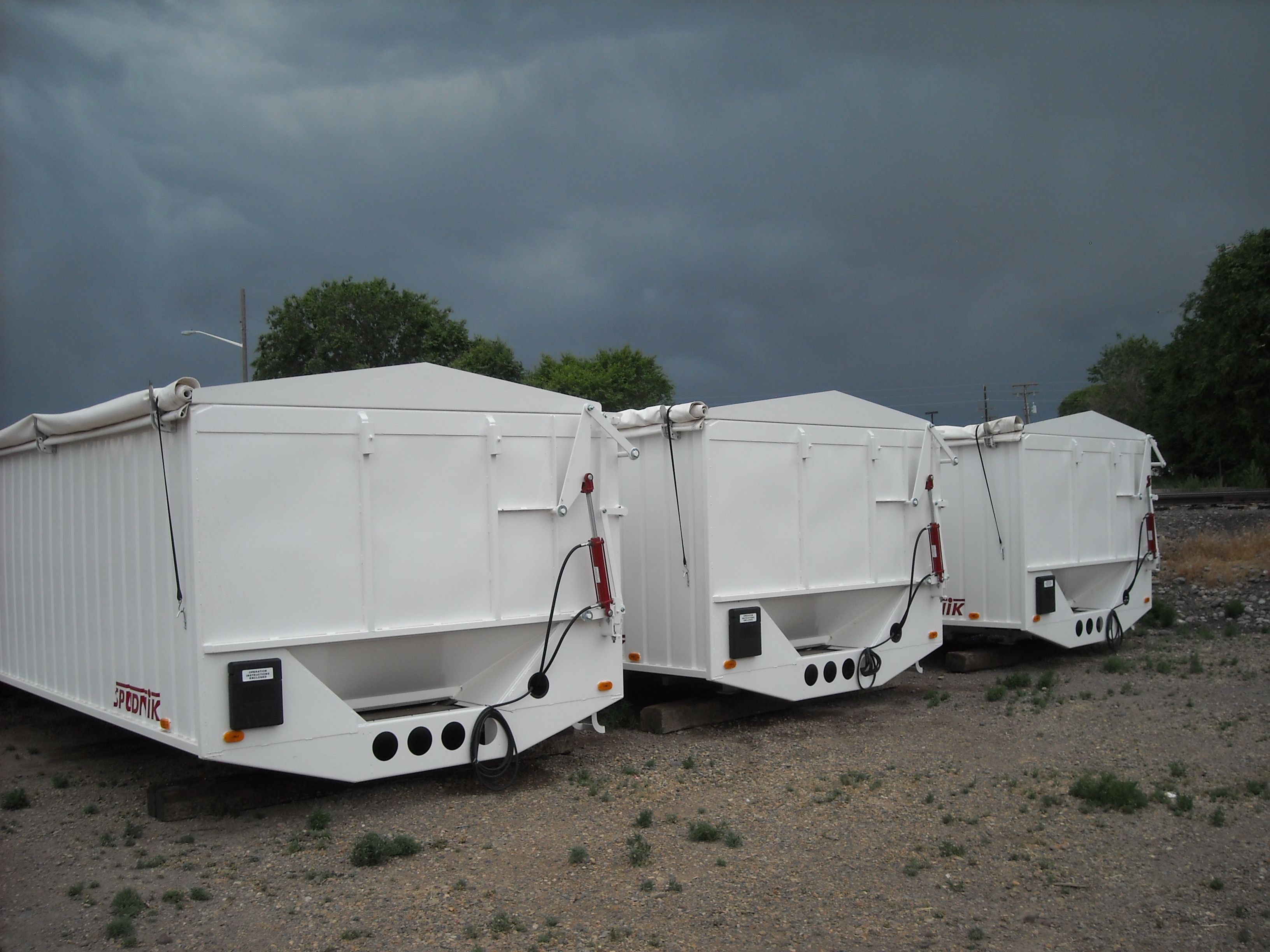 JULY92010/bulKbeds0560.jpg